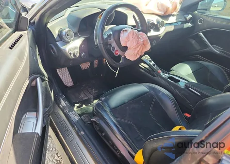 2016 Ferrari F12 Berlinetta z USA, uszkodzony, nr VIN ZFF74UFA3G0212798